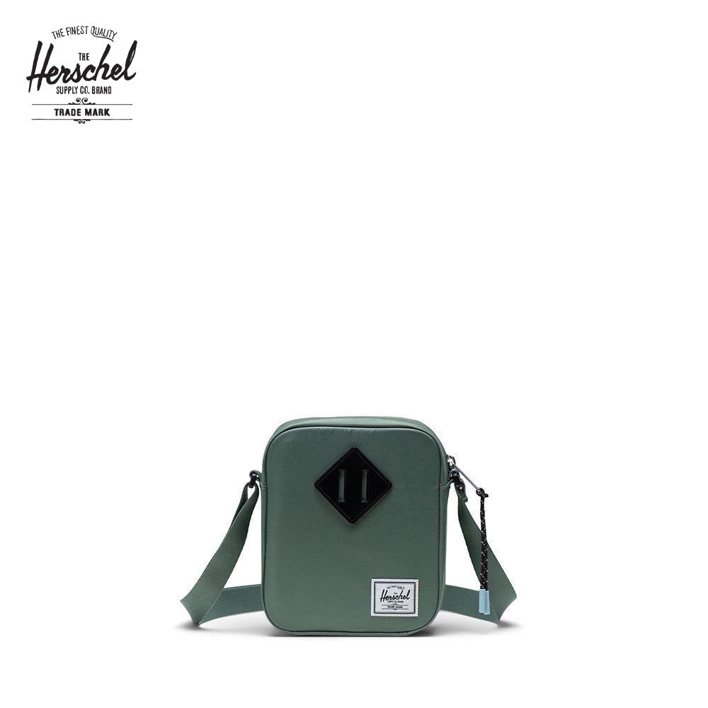 https://host.graas.ai/uploads/IGZ/products/Herschel/Shopify/Update%20Logo/1000480395.jpg